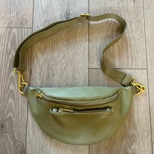 Fawn Design Fawny Pack Khaki Green. Perfect condition not avail. on website.